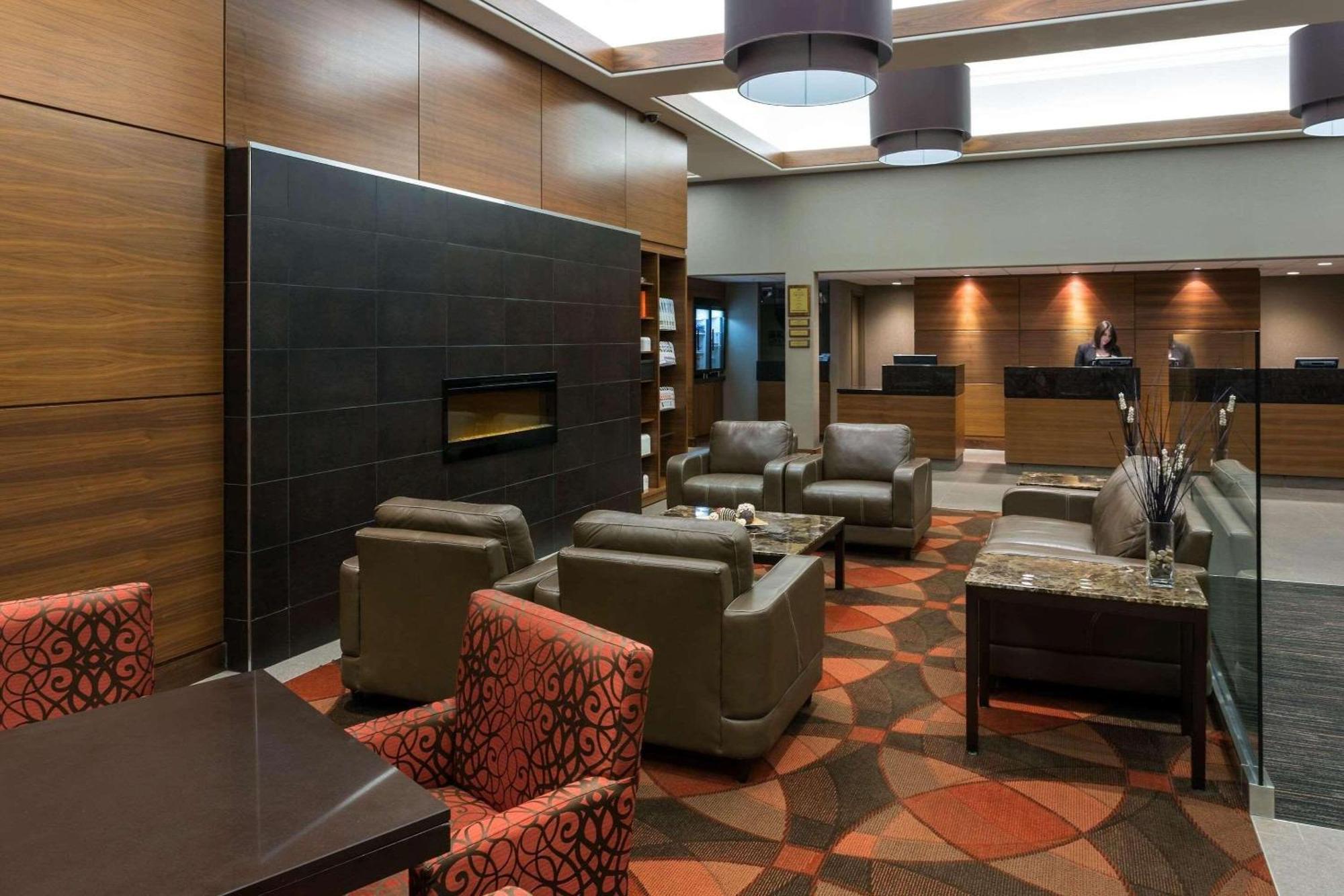 Radisson Hotel & Suites Fort Mcmurray Kültér fotó